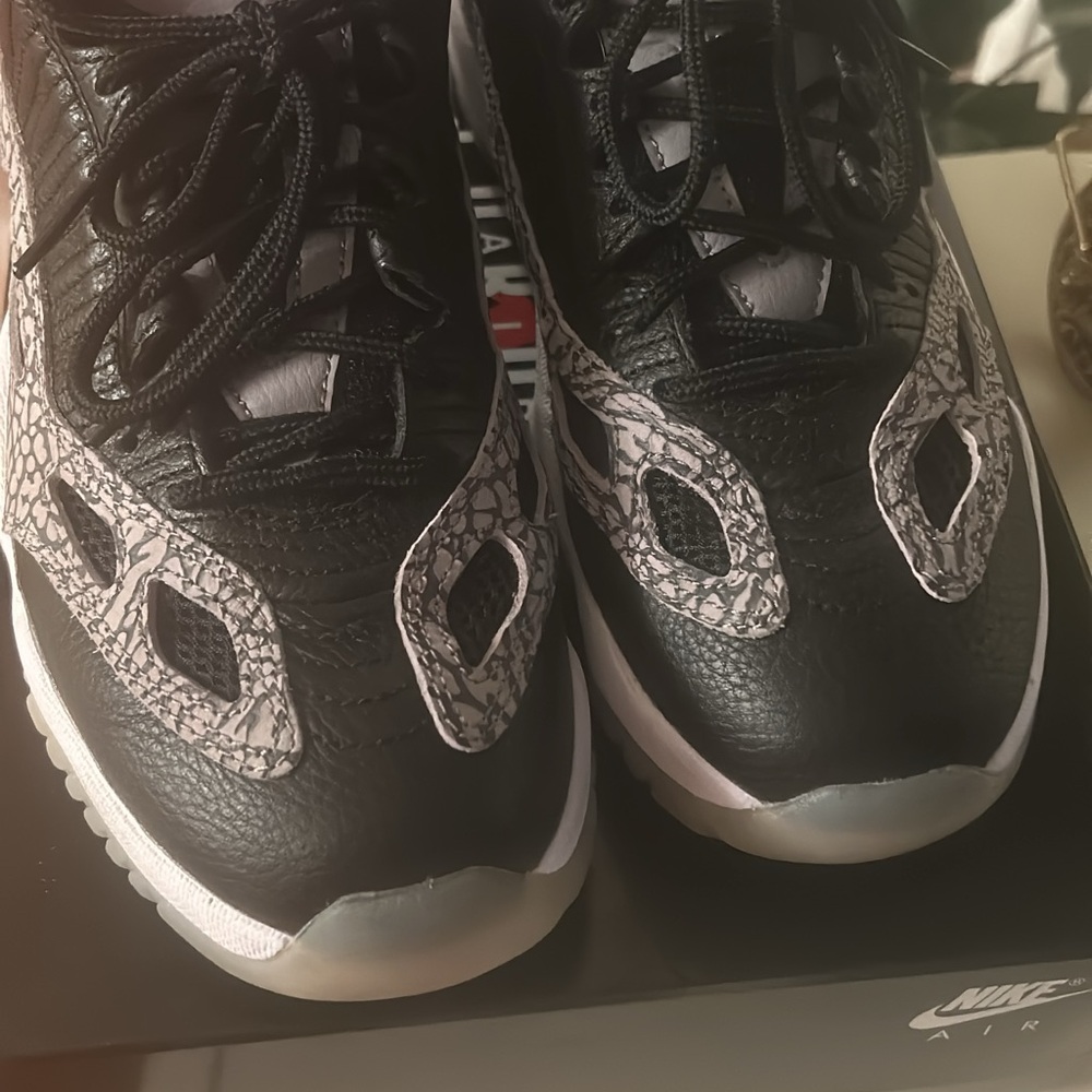 Jordan Black and Red Sneakers, send offers - Picture 5 of 9
